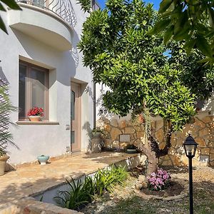 Is Puddas De Monica Guesthouse