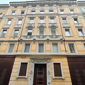 Piccola Accogliente E Luminosa Camera In Appartamento Condiviso Con Bagno Privato E Terrazza Vista Mare